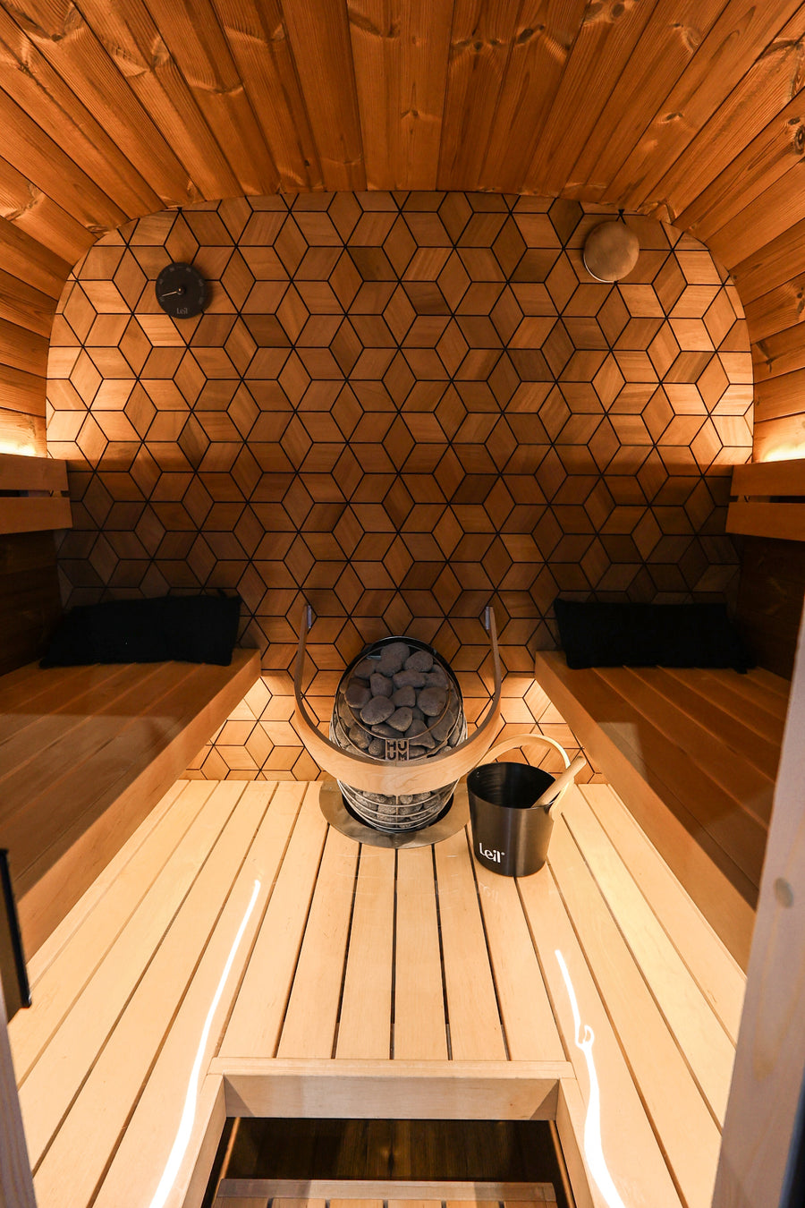 4 Person Outdoor Sauna - Leil® Black Cube Premium