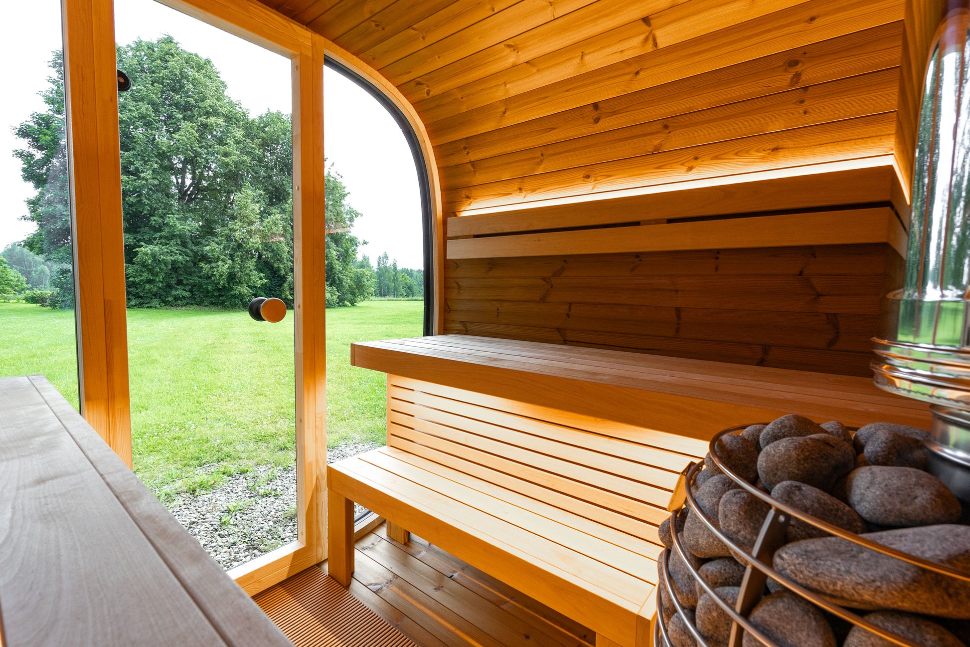 6 Person Outdoor Sauna - Leil® Black Cube Comfort