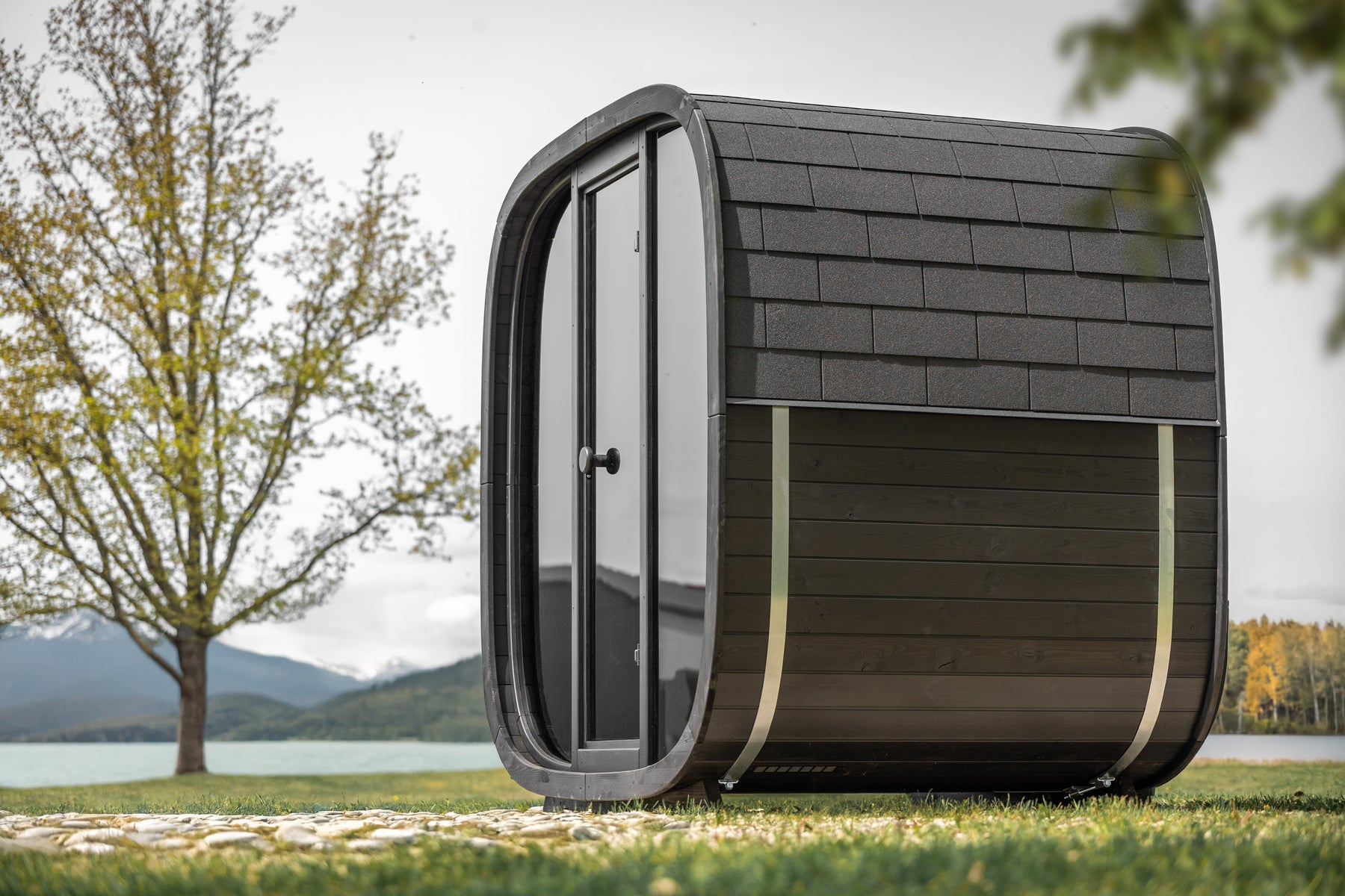 4 Person Outdoor Sauna - Leil® Black Cube Classic