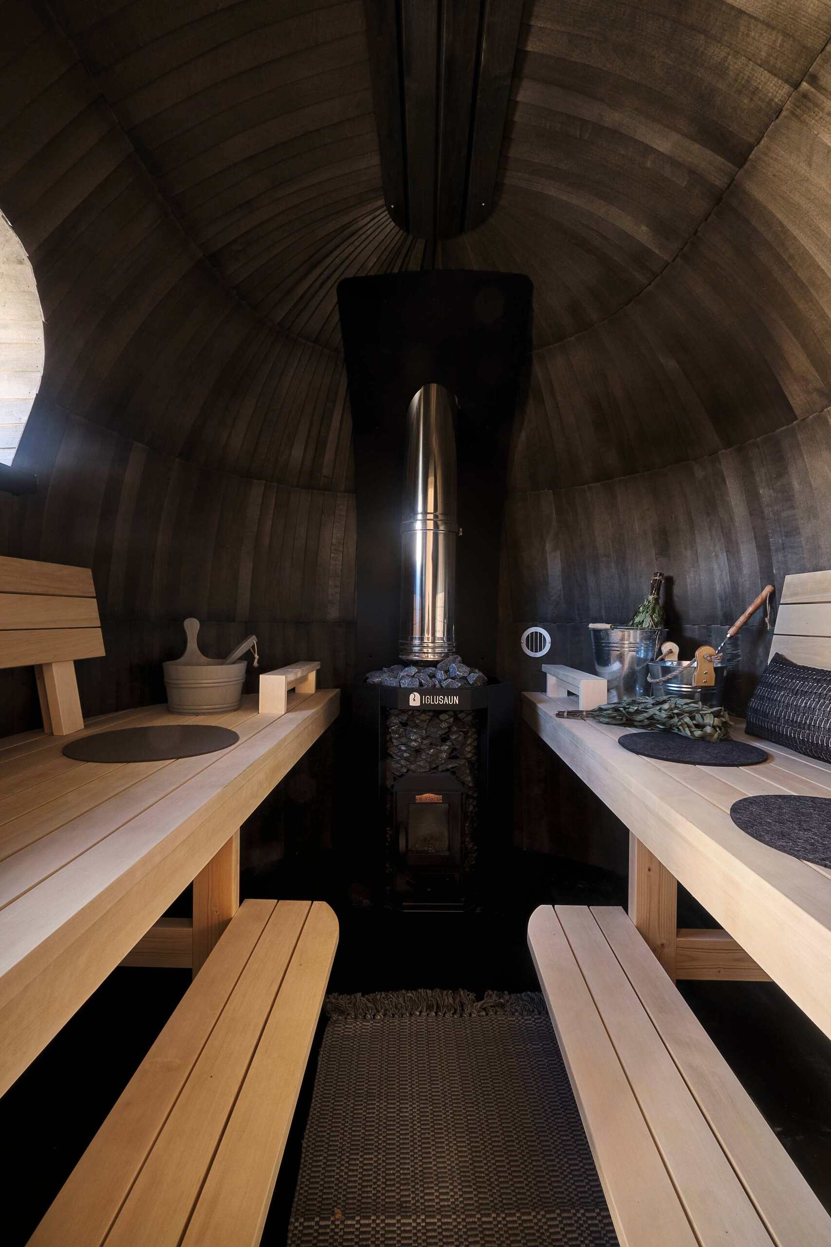5 Person Outdoor Sauna - Iglucraft Double