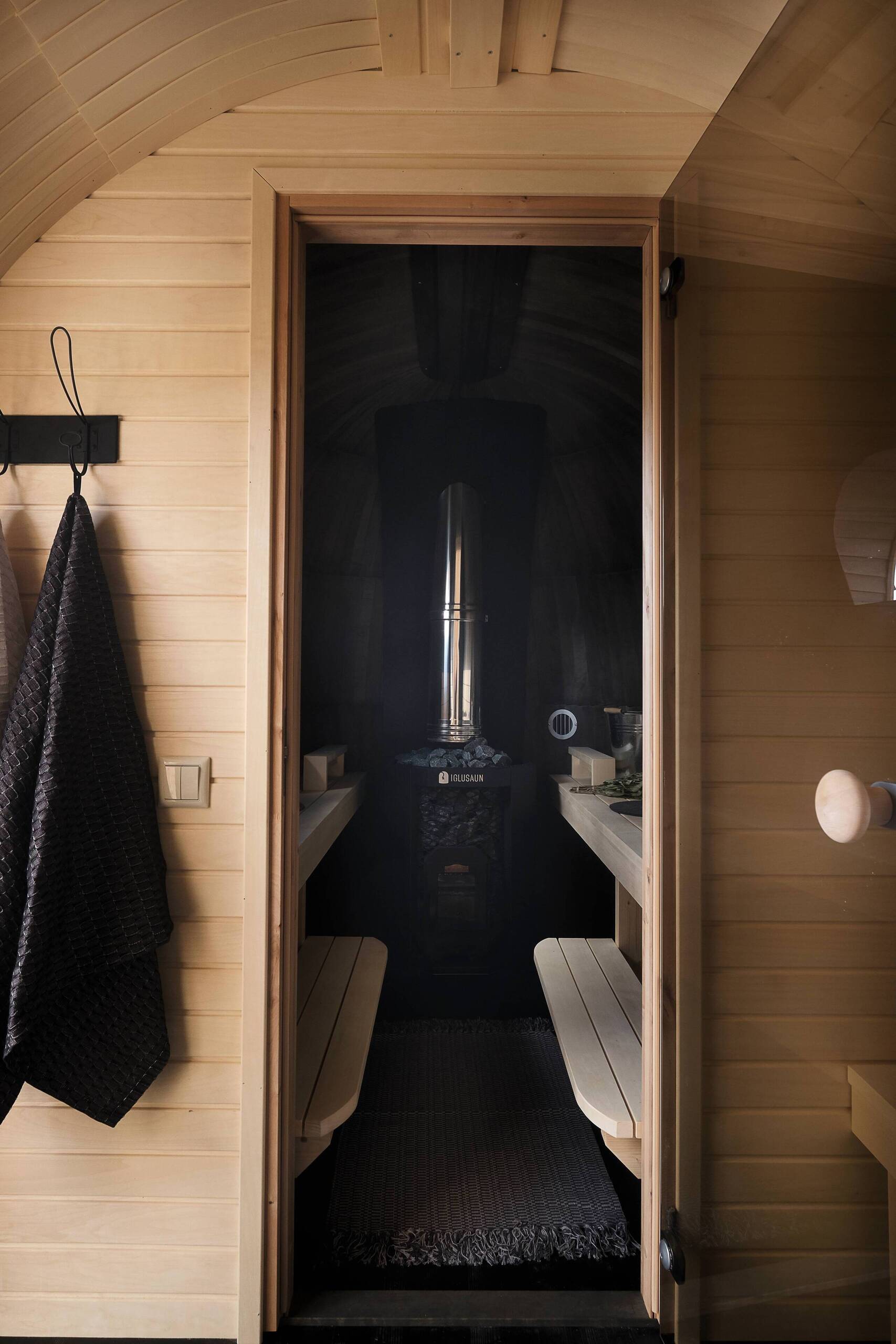 5 Person Outdoor Sauna - Iglucraft Double