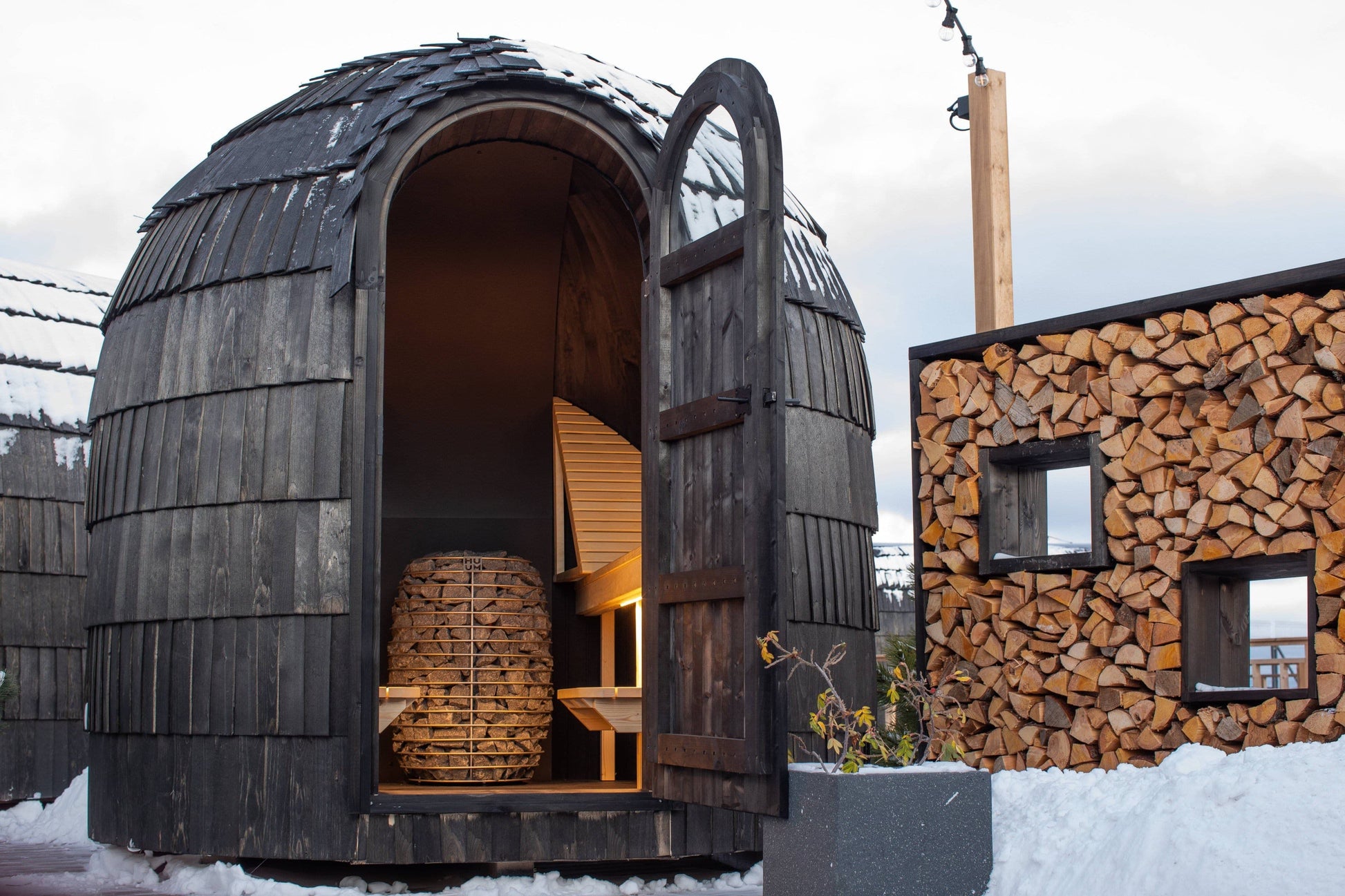 4 Person Outdoor Sauna - Iglucraft Single