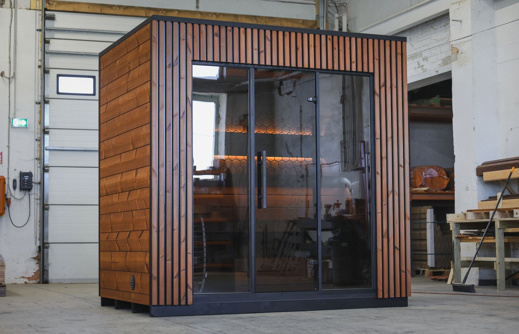 4 Person Outdoor Sauna - Leil® Viva 250